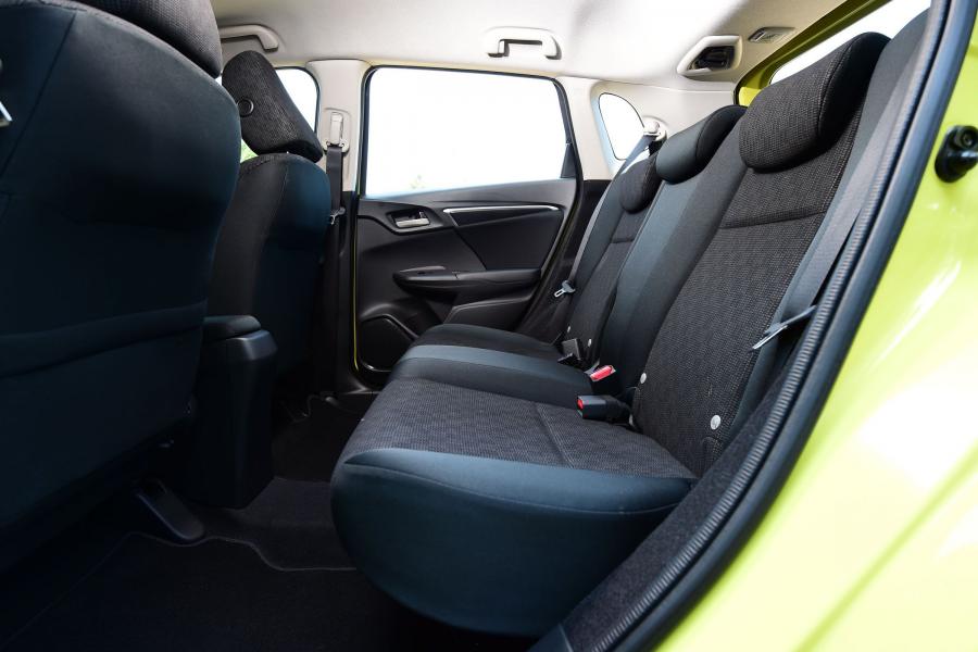  Honda Jazz 2015 года  (UK) (фото 14 из 19)